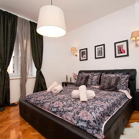 Nina Colosseum Appartement *